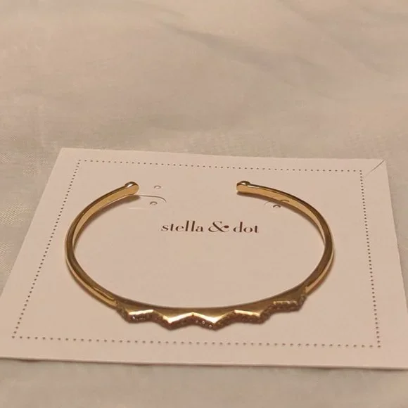 Stella and Dot Pavé Chevron Cuff Golf - Picture 2 of 2